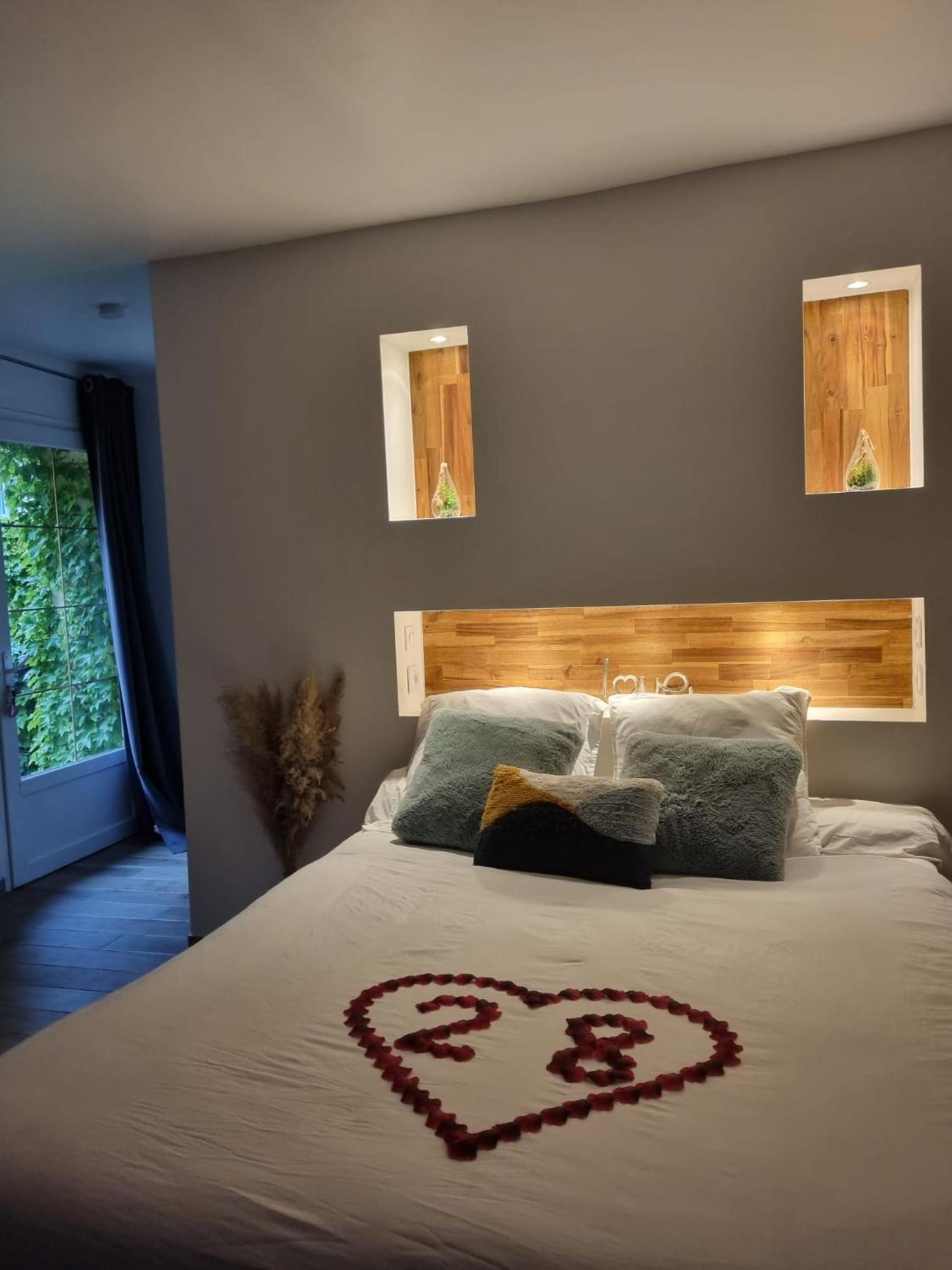 Suite De Charme Avec Jacuzzi Et Jardin Privatif Paris Au Calme Saint-Prix  Dış mekan fotoğraf